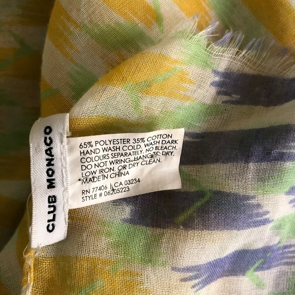 Club Monaco spring wrap - Picture 3 of 3